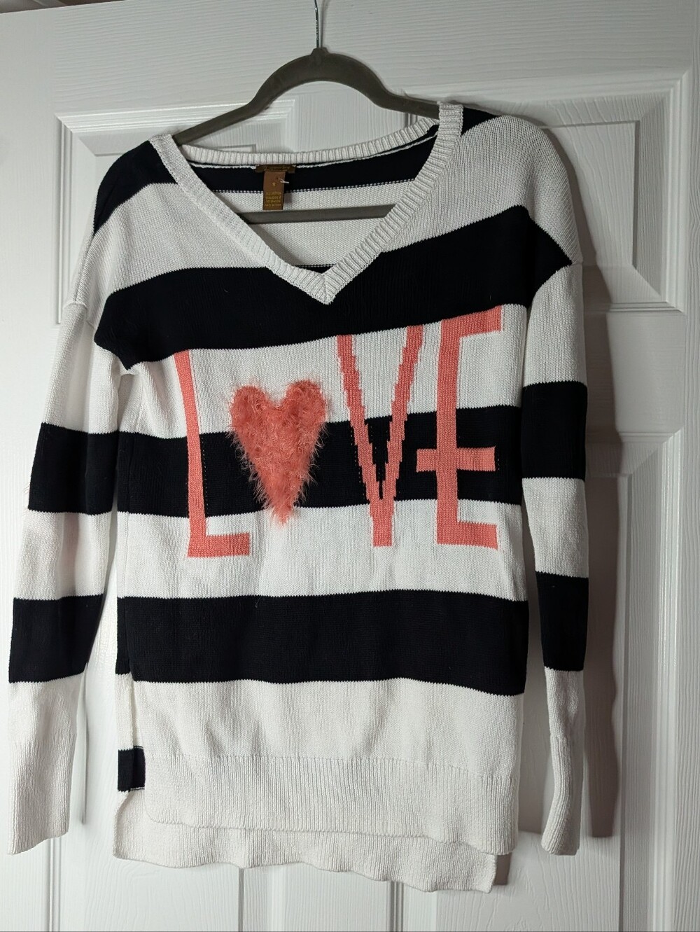 Copper Key Love Heart Striped Sweater Women’s Small Black White V-Neck Fuzzy Hea